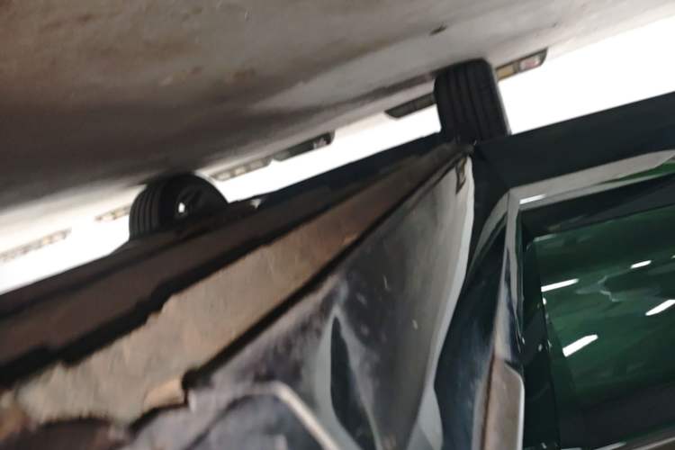 Used Geely Auto Monjaro L 2025 Dongfang Yao 2.0TD Automatic All-Wheel-Drive Wangyue Edition Right Side Sill