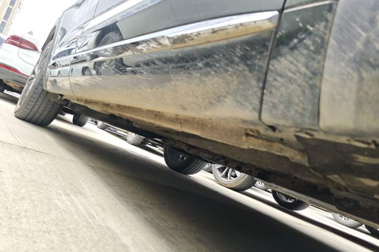 Used Geely Auto Monjaro L 2025 Dongfang Yao 2.0TD Automatic All-Wheel-Drive Wangyue Edition Right Side Sill
