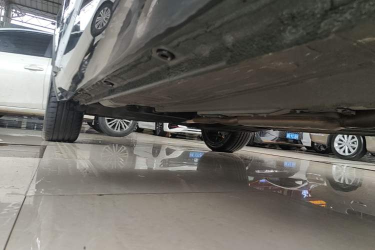 Used Geely Auto Monjaro L 2025 Dongfang Yao 2.0TD Automatic All-Wheel-Drive Wangyue Edition Right Side Sill