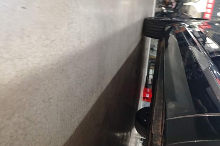 Used Geely Auto Monjaro L 2025 Dongfang Yao 2.0TD Automatic All-Wheel-Drive Wangyue Edition Right Side Sill