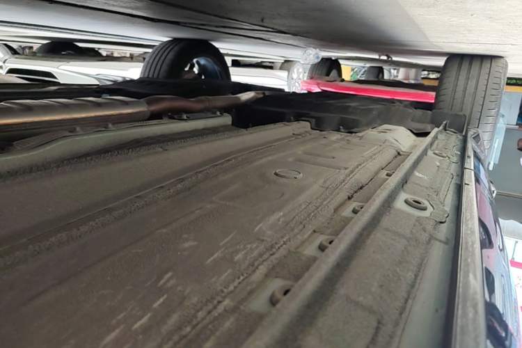 Used Geely Auto Monjaro L 2025 Dongfang Yao 2.0TD Automatic All-Wheel-Drive Wangyue Edition Right Side Sill