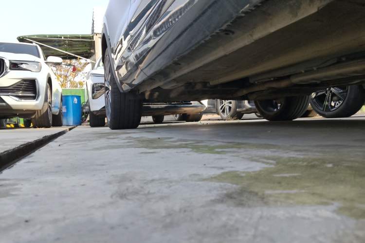 Used Geely Auto Monjaro L 2025 Dongfang Yao 2.0TD Automatic All-Wheel-Drive Wangyue Edition Right Side Sill
