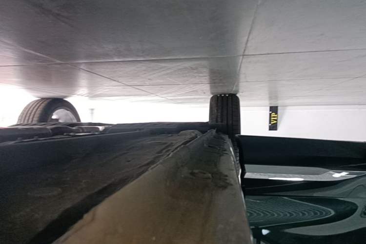Used Geely Auto Monjaro L 2025 Dongfang Yao 2.0TD Automatic All-Wheel-Drive Wangyue Edition Right Side Sill