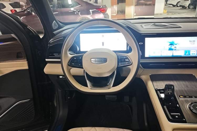 Used Geely Auto Monjaro L 2025 Dongfang Yao 2.0TD Automatic All-Wheel-Drive Wangyue Edition Steering Wheel