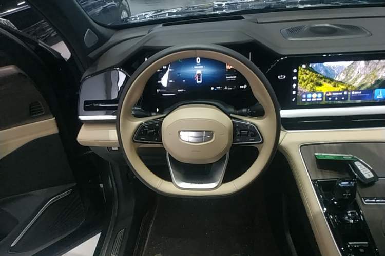 Used Geely Auto Monjaro L 2025 Dongfang Yao 2.0TD Automatic Lanxing Edition Steering Wheel