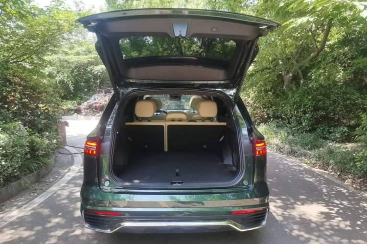 Used Geely Auto Monjaro L 2025 Dongfang Yao 2.0TD Automatic All-Wheel-Drive Wangyue Edition Trunk