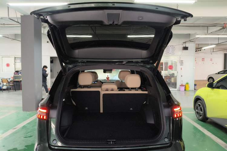 Used Geely Auto Monjaro L 2025 Dongfang Yao 2.0TD Automatic All-Wheel-Drive Wangyue Edition Trunk