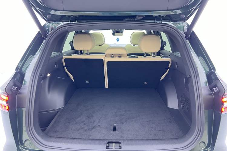 Used Geely Auto Monjaro L 2025 Dongfang Yao 2.0TD Automatic All-Wheel-Drive Wangyue Edition Trunk