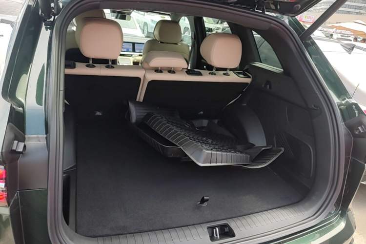 Used Geely Auto Monjaro L 2025 Dongfang Yao 2.0TD Automatic All-Wheel-Drive Wangyue Edition Trunk