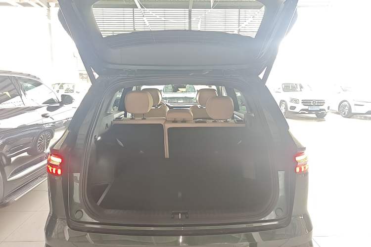 Used Geely Auto Monjaro L 2025 Dongfang Yao 2.0TD Automatic All-Wheel-Drive Wangyue Edition Trunk