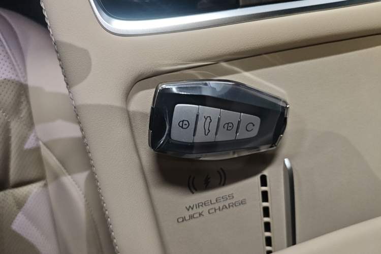 Used Geely Auto Monjaro L 2025 Dongfang Yao 2.0TD Automatic All-Wheel-Drive Wangyue Edition Vehicle Key