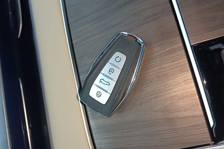 Used Geely Auto Monjaro L 2025 Dongfang Yao 2.0TD Automatic Lanxing Edition Vehicle Key