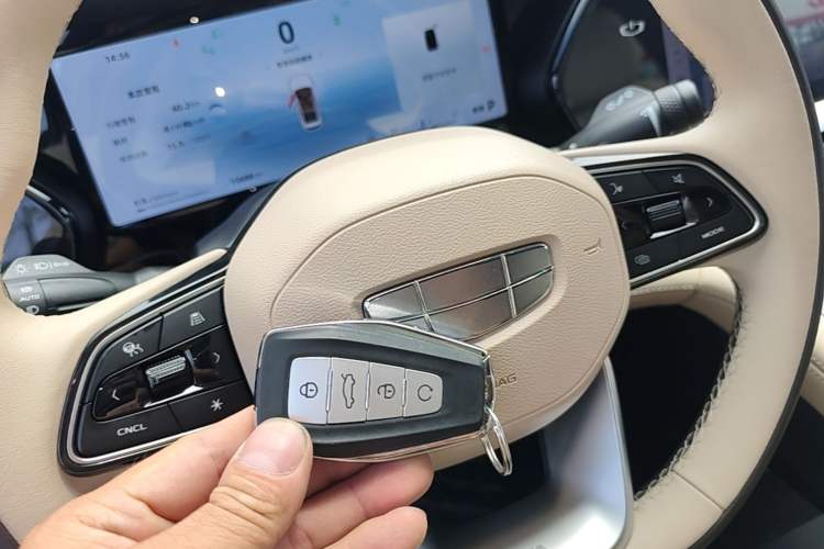Used Geely Auto Monjaro L 2025 Dongfang Yao 2.0TD Automatic All-Wheel-Drive Wangyue Edition Vehicle Key