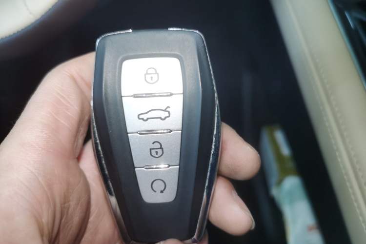 Used Geely Auto Monjaro L 2025 Dongfang Yao 2.0TD Automatic All-Wheel-Drive Wangyue Edition Vehicle Key