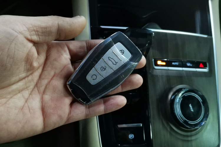 Used Geely Auto Monjaro L 2025 Dongfang Yao 2.0TD Automatic All-Wheel-Drive Wangyue Edition Vehicle Key