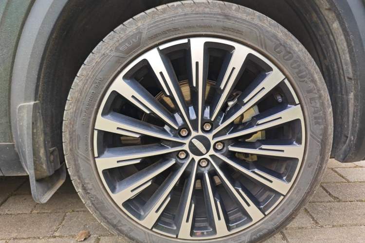 Used Geely Auto Monjaro L 2025 Dongfang Yao 2.0TD Automatic Lanxing Edition Right Front Wheel Hub