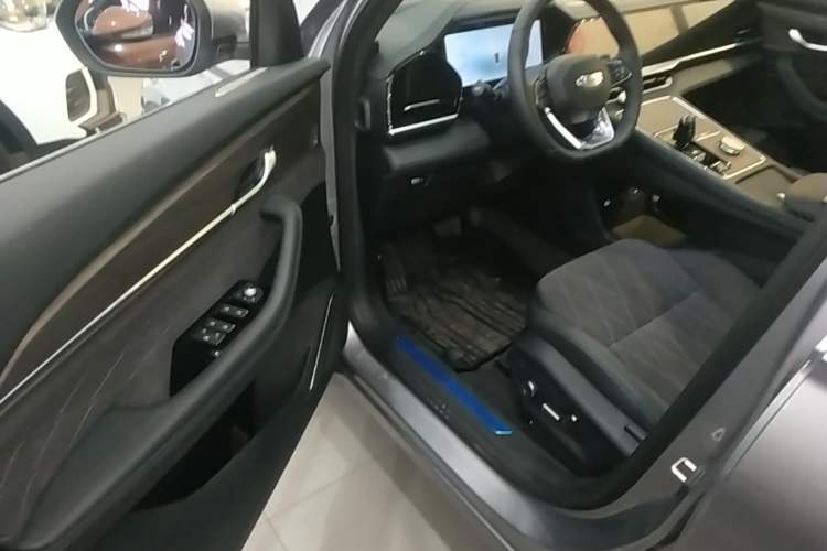 Used Geely Auto Monjaro L 2025 Dongfang Yao 2.0TD Automatic All-Wheel-Drive Wangyue Edition Driver Seat