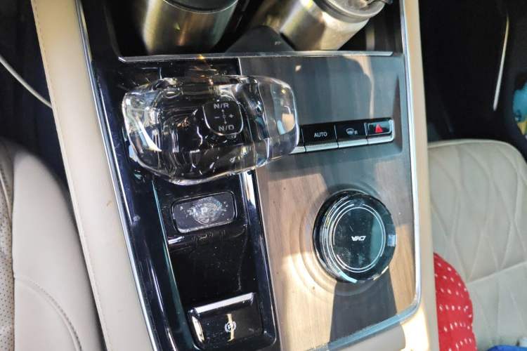 Used Geely Auto Monjaro L 2025 Dongfang Yao 2.0TD Automatic All-Wheel-Drive Wangyue Edition Gear Lever