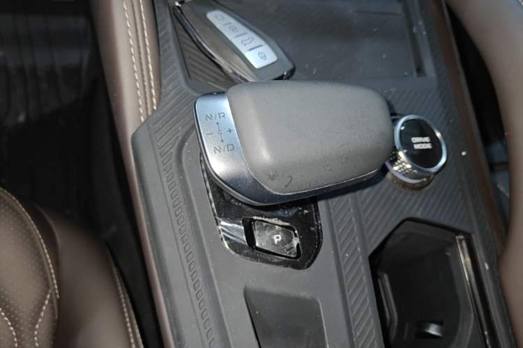 Used Geely Auto Monjaro L 2025 2.0TD Automatic Xingyun Version Gear Lever