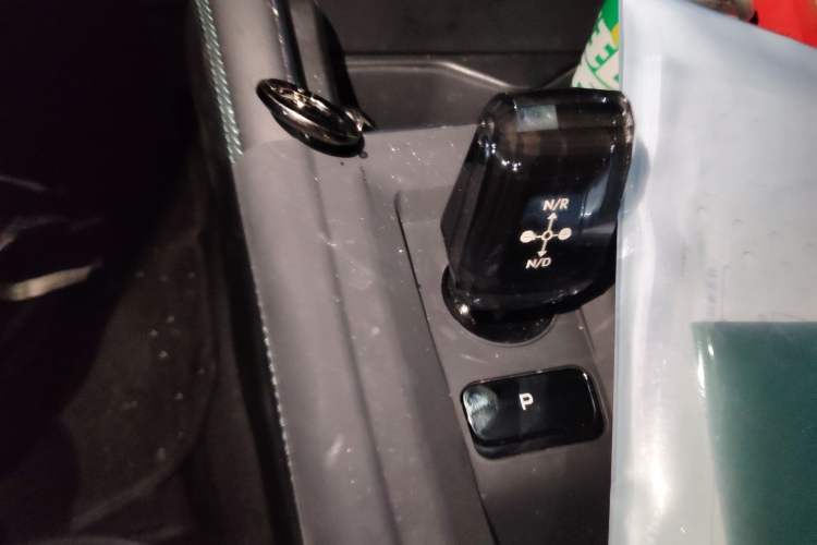 Used Geely Auto Monjaro L 2025 Dongfang Yao 2.0TD Automatic Lanxing Edition Gear Lever