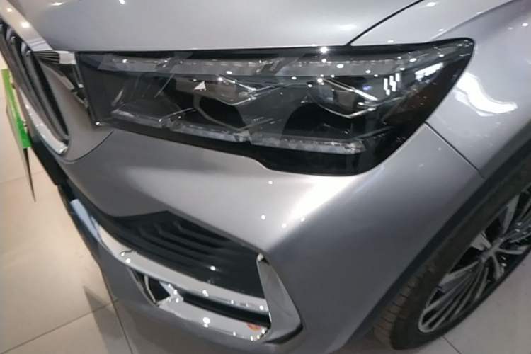 Used Geely Auto Monjaro L 2025 Dongfang Yao 2.0TD Automatic All-Wheel-Drive Wangyue Edition Left Front Headlight