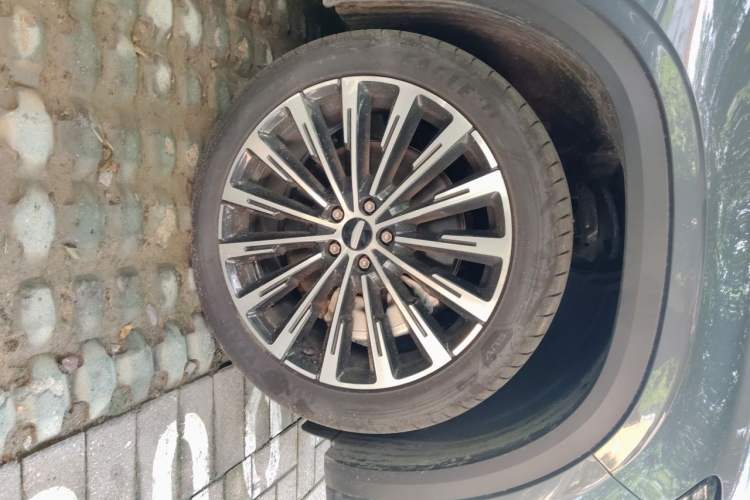 Used Geely Auto Monjaro L 2025 Dongfang Yao 2.0TD Automatic All-Wheel-Drive Wangyue Edition Right Front Wheel Hub
