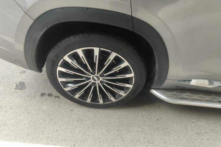 Used Geely Auto Monjaro L 2025 Dongfang Yao 2.0TD Automatic Lanxing Edition Right Rear Wheel Hub