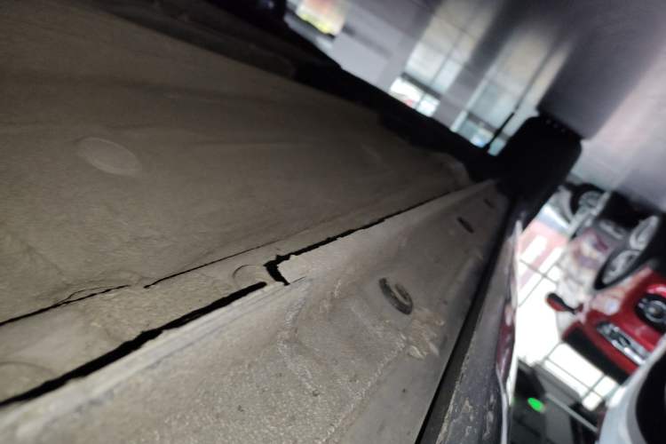 Used Geely Auto Monjaro L 2025 2.0TD Automatic Xingyun Version Right Side Sill