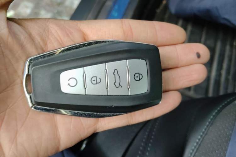 Used Geely Auto Monjaro L 2025 Dongfang Yao 2.0TD Automatic All-Wheel-Drive Wangyue Edition Vehicle Key