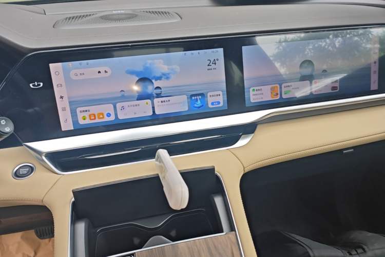 Used Geely Auto Monjaro L 2025 Dongfang Yao 2.0TD Automatic Lanxing Edition Audio And AC Panel