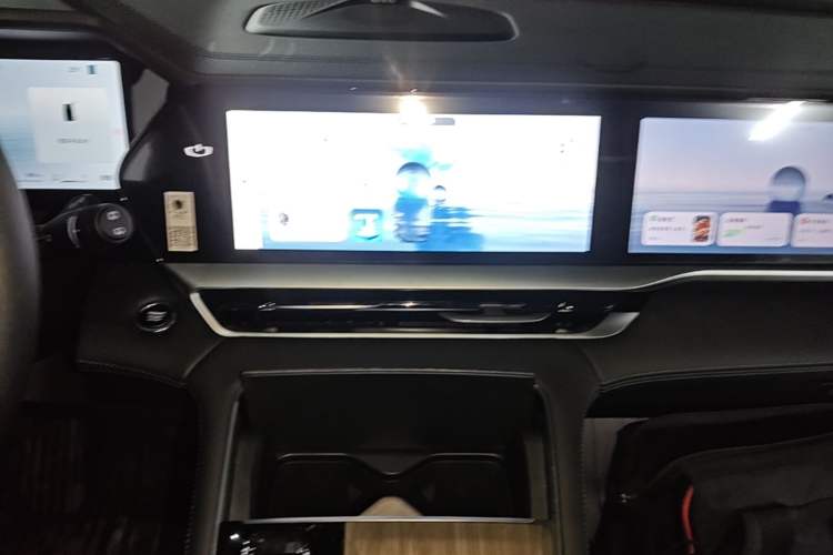 Used Geely Auto Monjaro L 2025 Dongfang Yao 2.0TD Automatic Lanxing Edition Audio And AC Panel