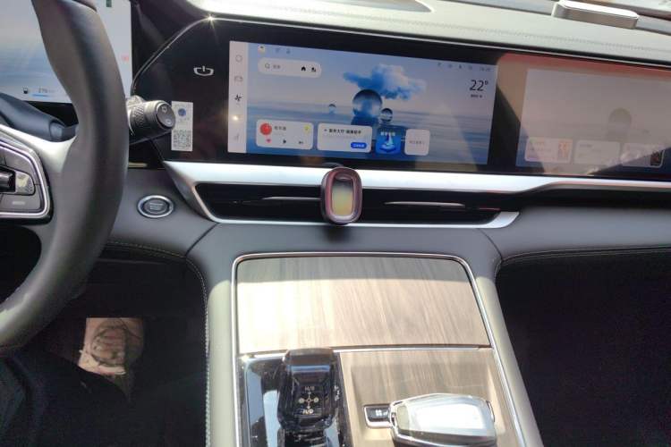 Used Geely Auto Monjaro L 2025 Dongfang Yao 2.0TD Automatic Lanxing Edition Audio And AC Panel