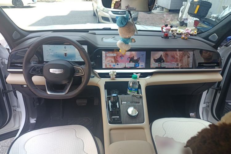 Used Geely Auto Monjaro L 2025 Dongfang Yao 2.0TD Automatic Lanxing Edition Center Console