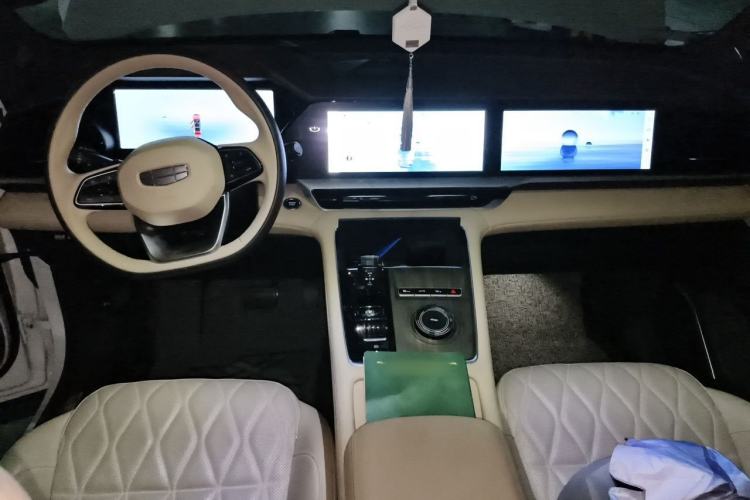 Used Geely Auto Monjaro L 2025 Dongfang Yao 2.0TD Automatic Lanxing Edition Center Console