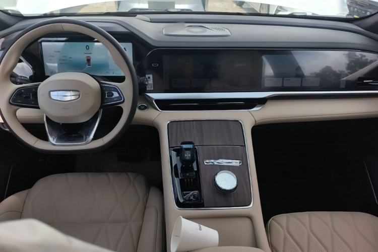 Used Geely Auto Monjaro L 2025 Dongfang Yao 2.0TD Automatic Lanxing Edition Center Console