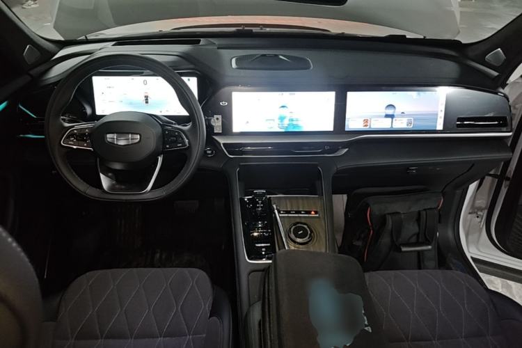 Used Geely Auto Monjaro L 2025 Dongfang Yao 2.0TD Automatic Lanxing Edition Center Console