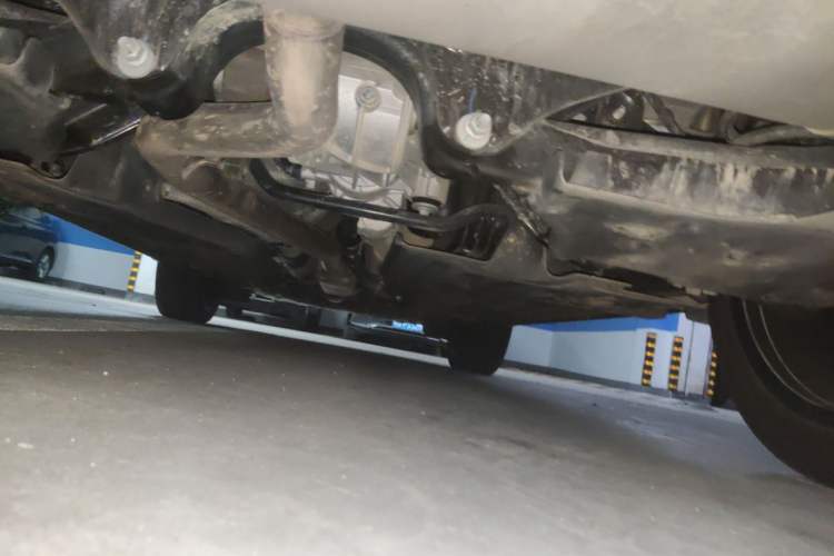 Used Geely Auto Monjaro L 2025 Dongfang Yao 2.0TD Automatic All-Wheel-Drive Wangyue Edition Chassis Rear