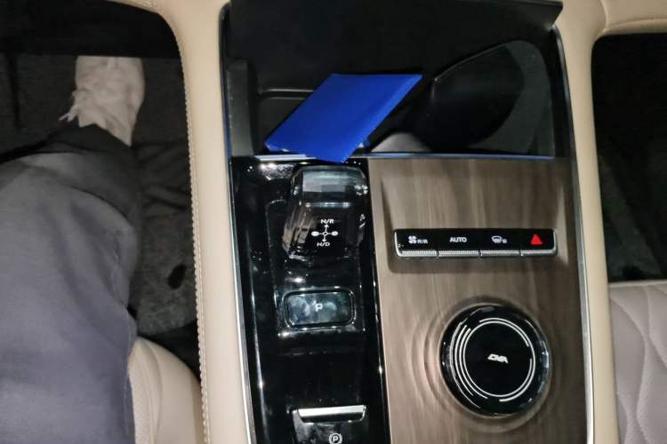 Used Geely Auto Monjaro L 2025 Dongfang Yao 2.0TD Automatic Lanxing Edition Gear Lever