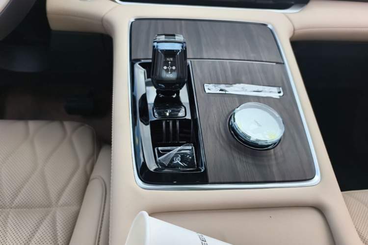 Used Geely Auto Monjaro L 2025 Dongfang Yao 2.0TD Automatic Lanxing Edition Gear Lever