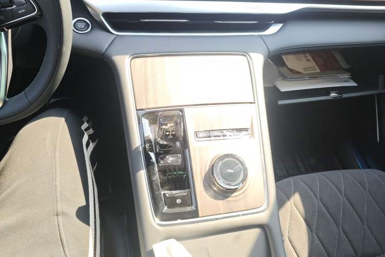 Used Geely Auto Monjaro L 2025 Dongfang Yao 2.0TD Automatic Lanxing Edition Gear Lever