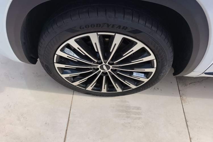 Used Geely Auto Monjaro L 2025 Dongfang Yao 2.0TD Automatic Lanxing Edition Left Front Wheel Hub