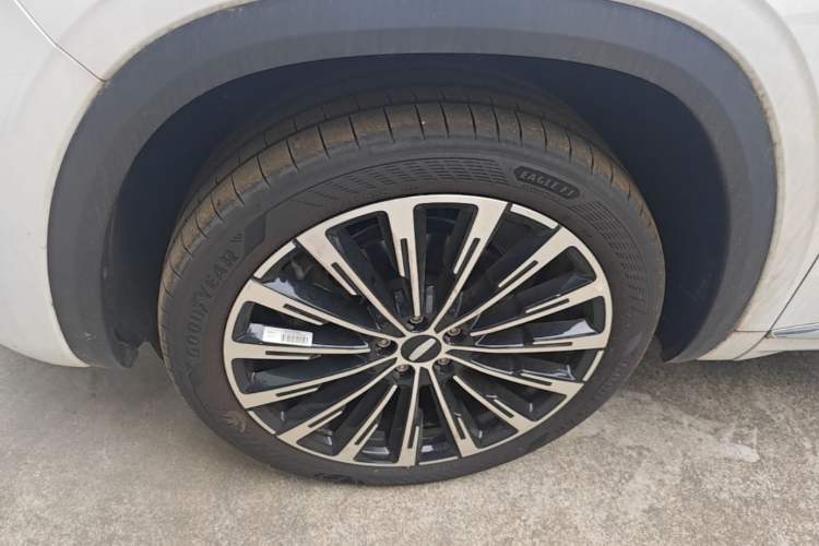 Used Geely Auto Monjaro L 2025 Dongfang Yao 2.0TD Automatic Lanxing Edition Left Front Wheel Hub