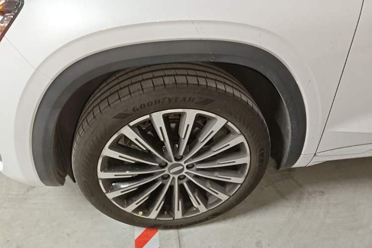 Used Geely Auto Monjaro L 2025 Dongfang Yao 2.0TD Automatic Lanxing Edition Left Front Wheel Hub