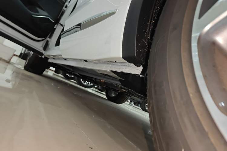 Used Geely Auto Monjaro L 2025 2.0TD Automatic Xingyun Version Left Side Sill