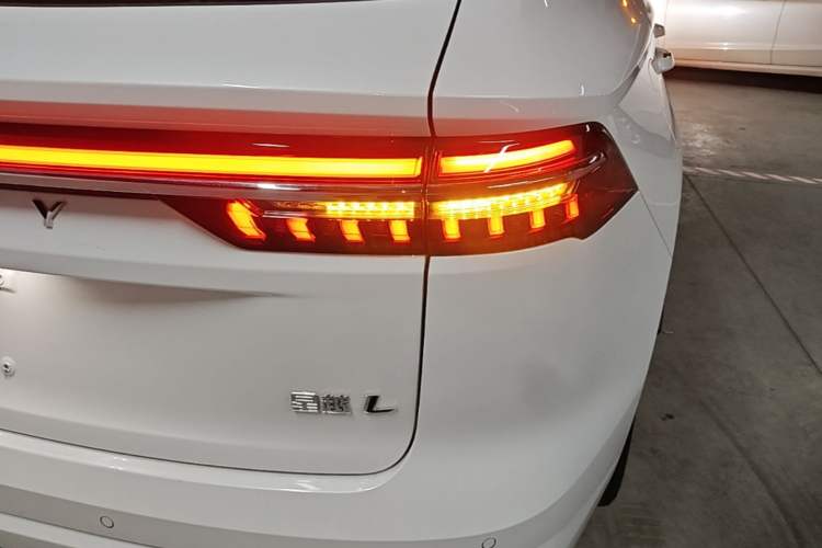 Used Geely Auto Monjaro L 2025 Dongfang Yao 2.0TD Automatic Lanxing Edition Right Rear Taillight