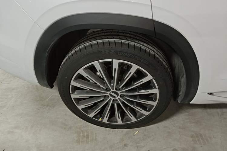 Used Geely Auto Monjaro L 2025 Dongfang Yao 2.0TD Automatic Lanxing Edition Right Rear Wheel Hub