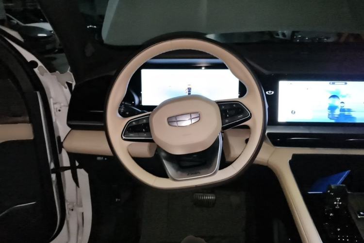 Used Geely Auto Monjaro L 2025 Dongfang Yao 2.0TD Automatic Lanxing Edition Steering Wheel