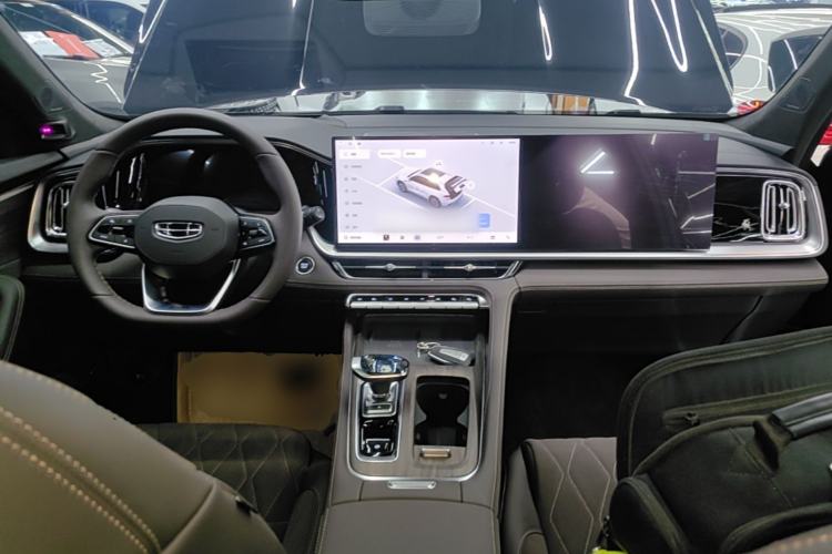 Used Geely Auto Monjaro L 2026 Model Oriental Yao 2.0TD Automatic Wangyue Edition Center Console