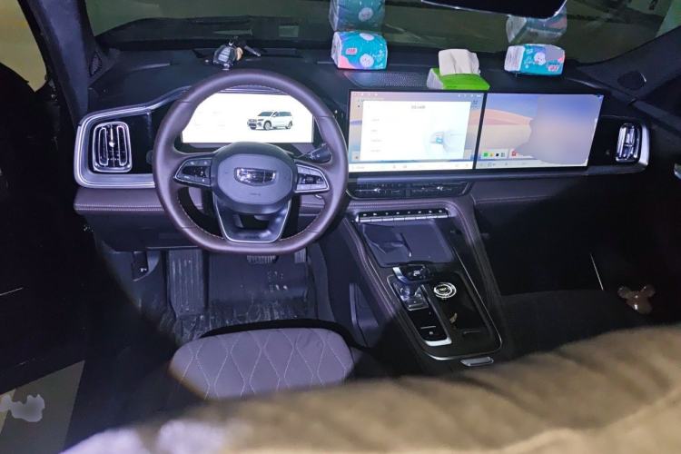 Used Geely Auto Monjaro L 2026 Model Oriental Yao 2.0TD Automatic Lanxing Edition Center Console