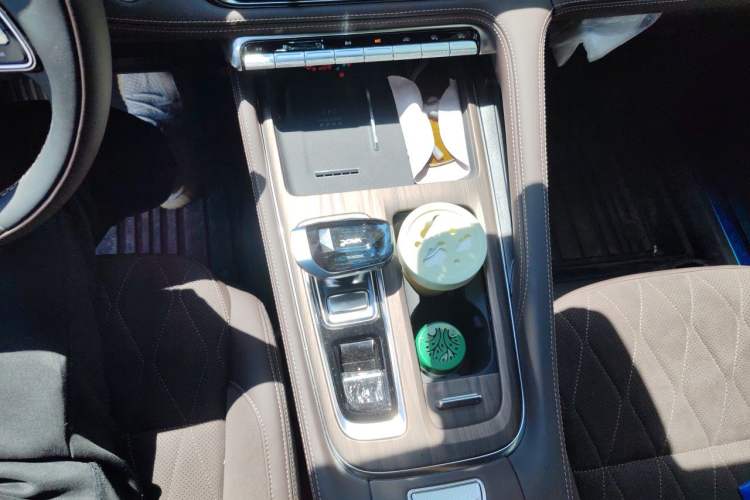 Used Geely Auto Monjaro L 2026 Model Oriental Yao 2.0TD Automatic Xiaohan Edition Gear Lever